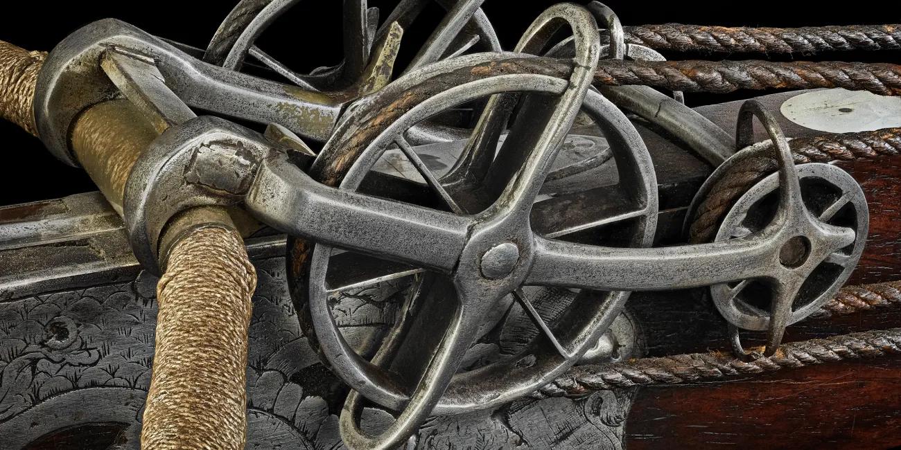 detail of mechanism with ropes and pulleys